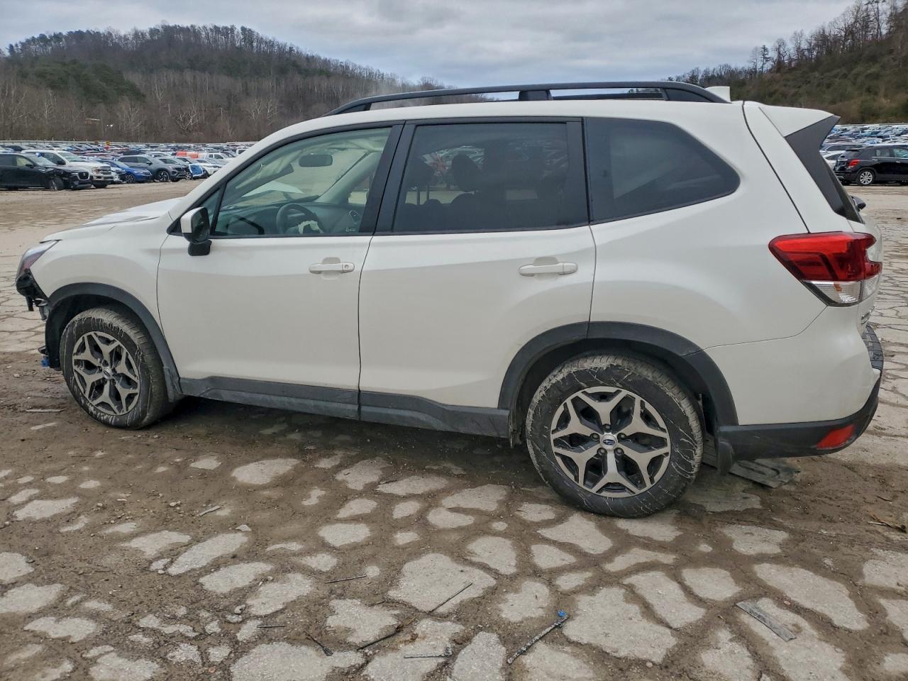 Subaru Forester Premium Image 2