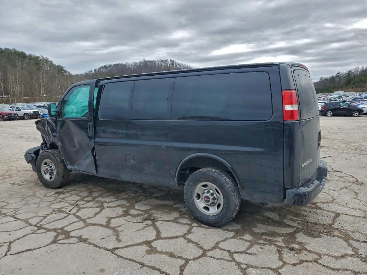 GMC Savana G2500 Ls Image 9