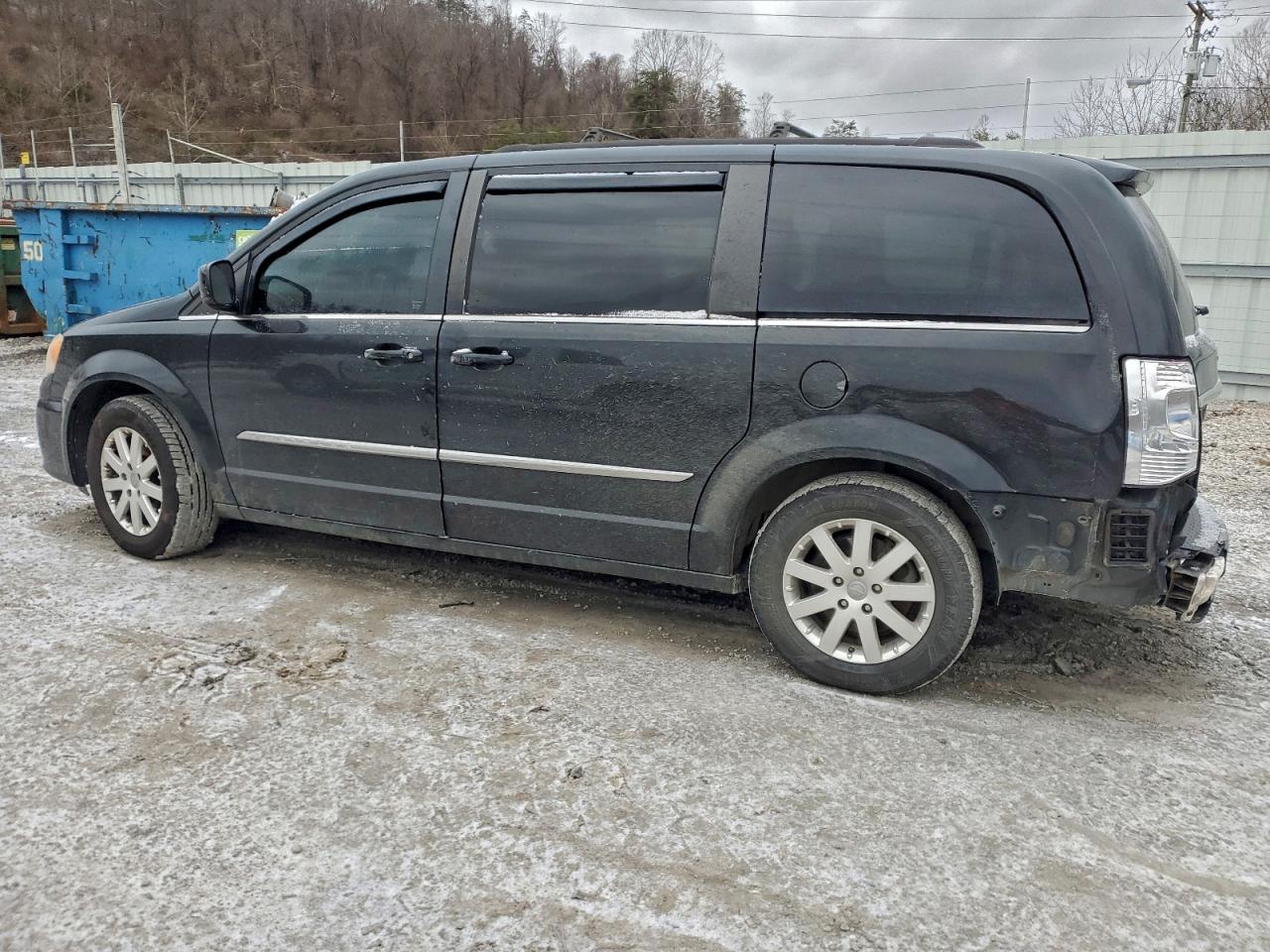 Chrysler Minivan Touring Image 5