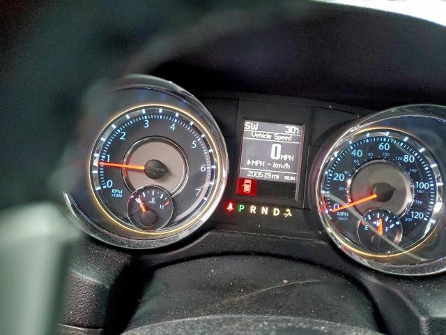 Chrysler Minivan Touring Image 2