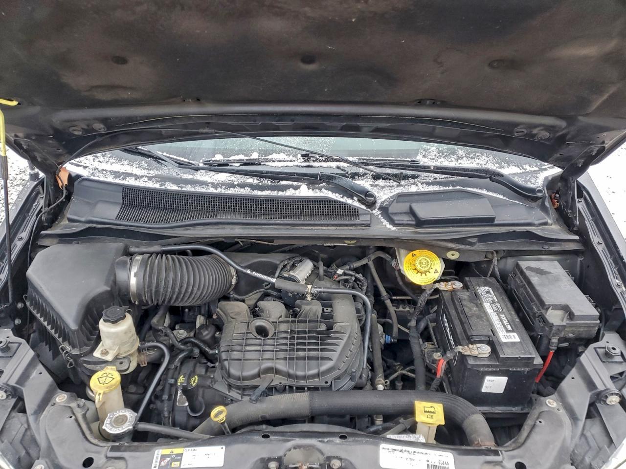 Chrysler Minivan Touring Image 6