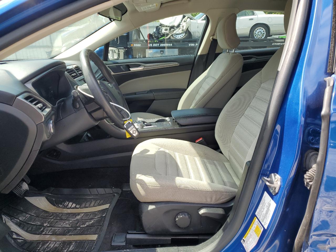 Ford Fusion S Image 9