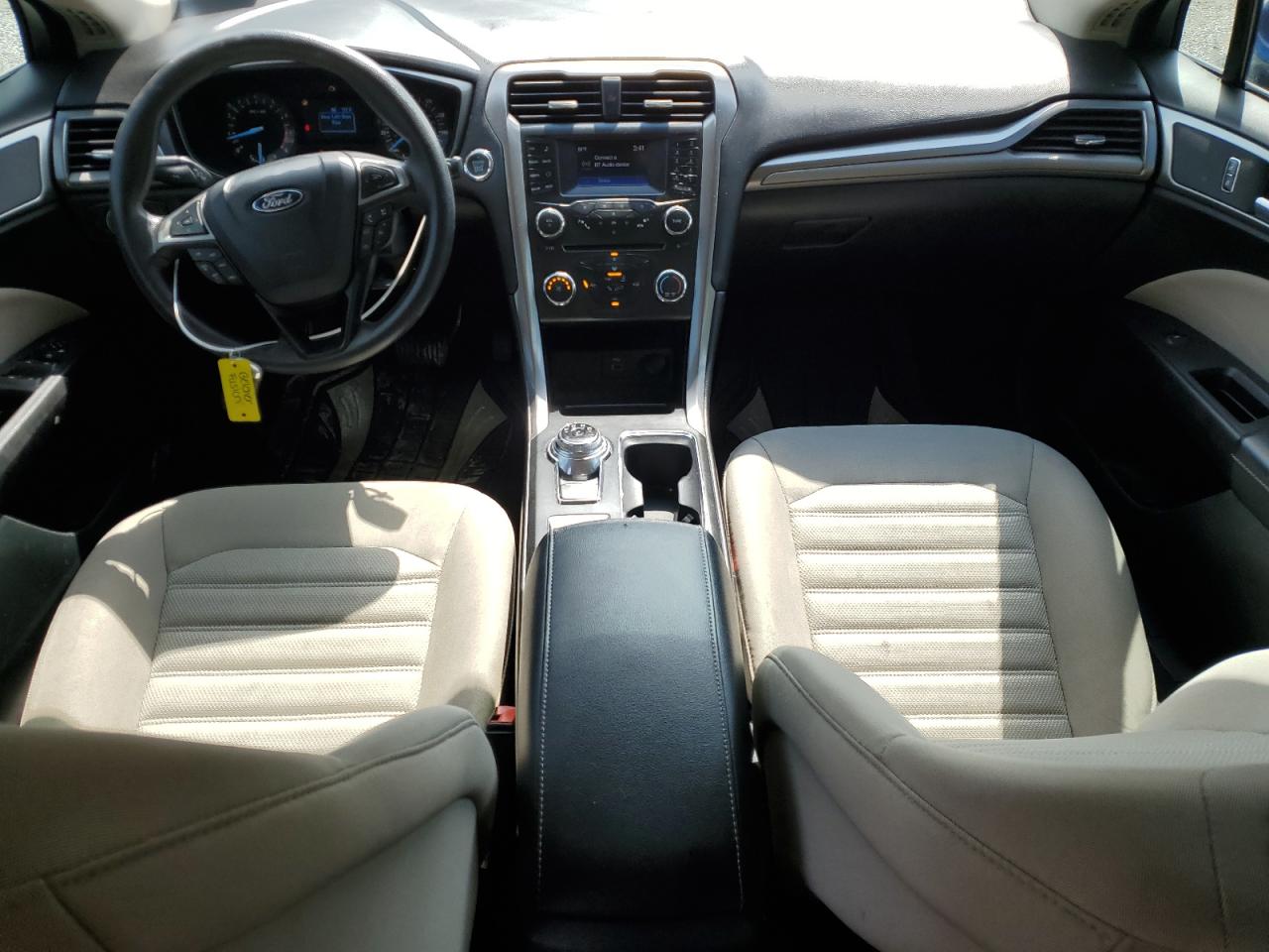 Ford Fusion S Image 5