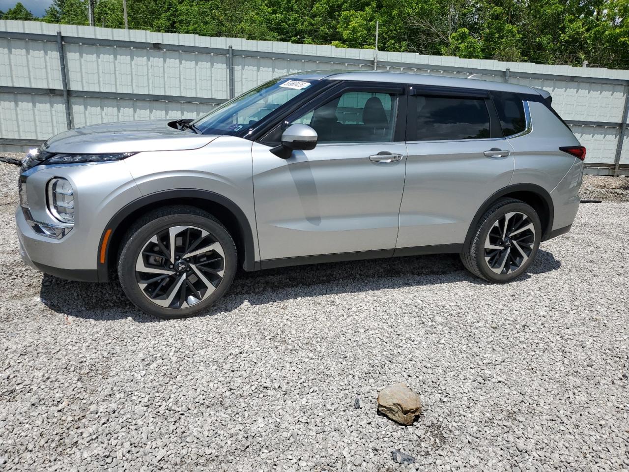 Mitsubishi Outlander Se Image 1