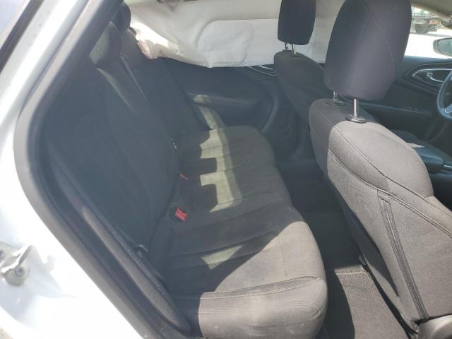 Chrysler 200 Limited Image 6