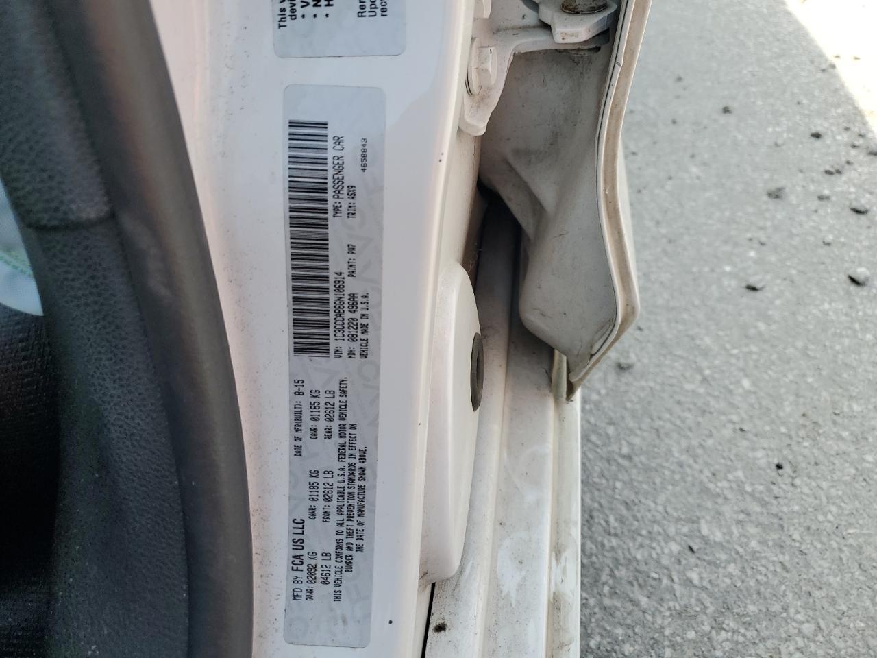 Chrysler 200 Limited Image 8