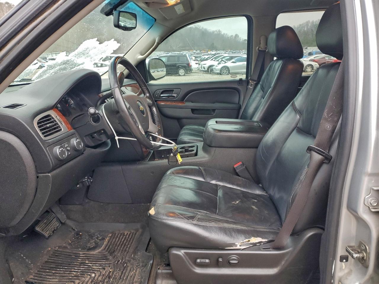 Chevrolet Suburban K1500 Lt Image 12