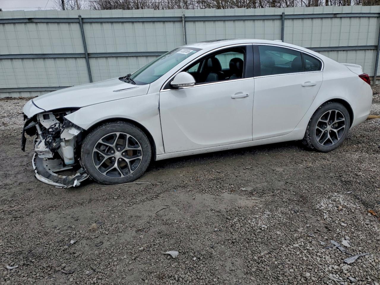 Buick Regal Sport Touring Image 1