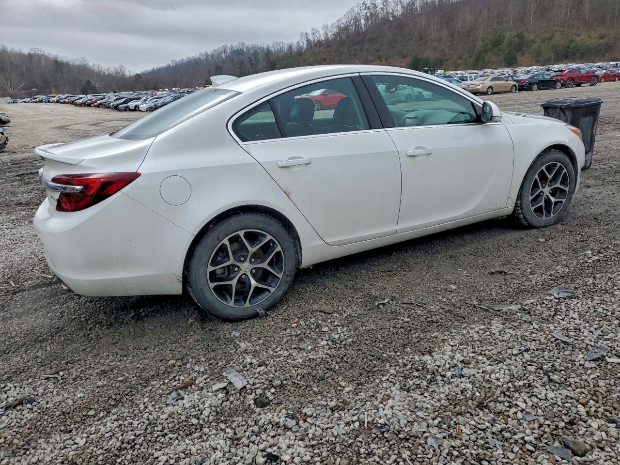 Buick Regal Sport Touring Image 10