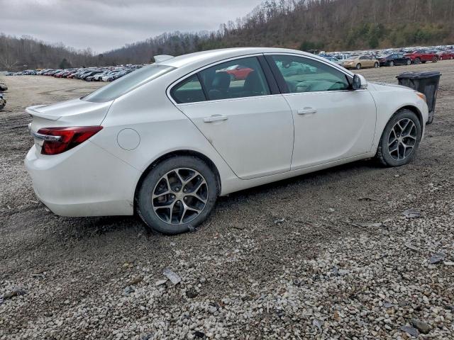 Buick Regal Sport Touring Image 10