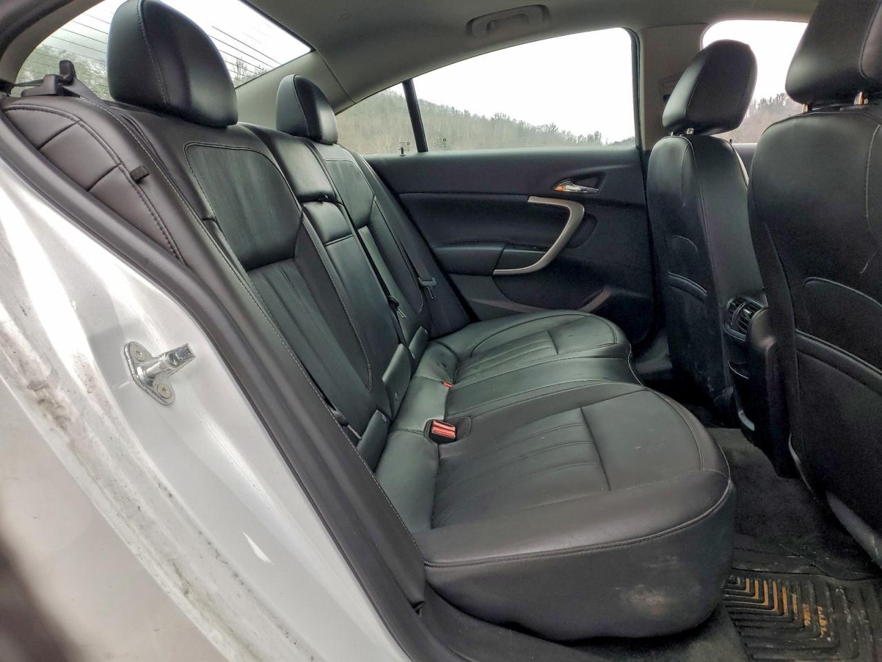 Buick Regal Sport Touring Image 4