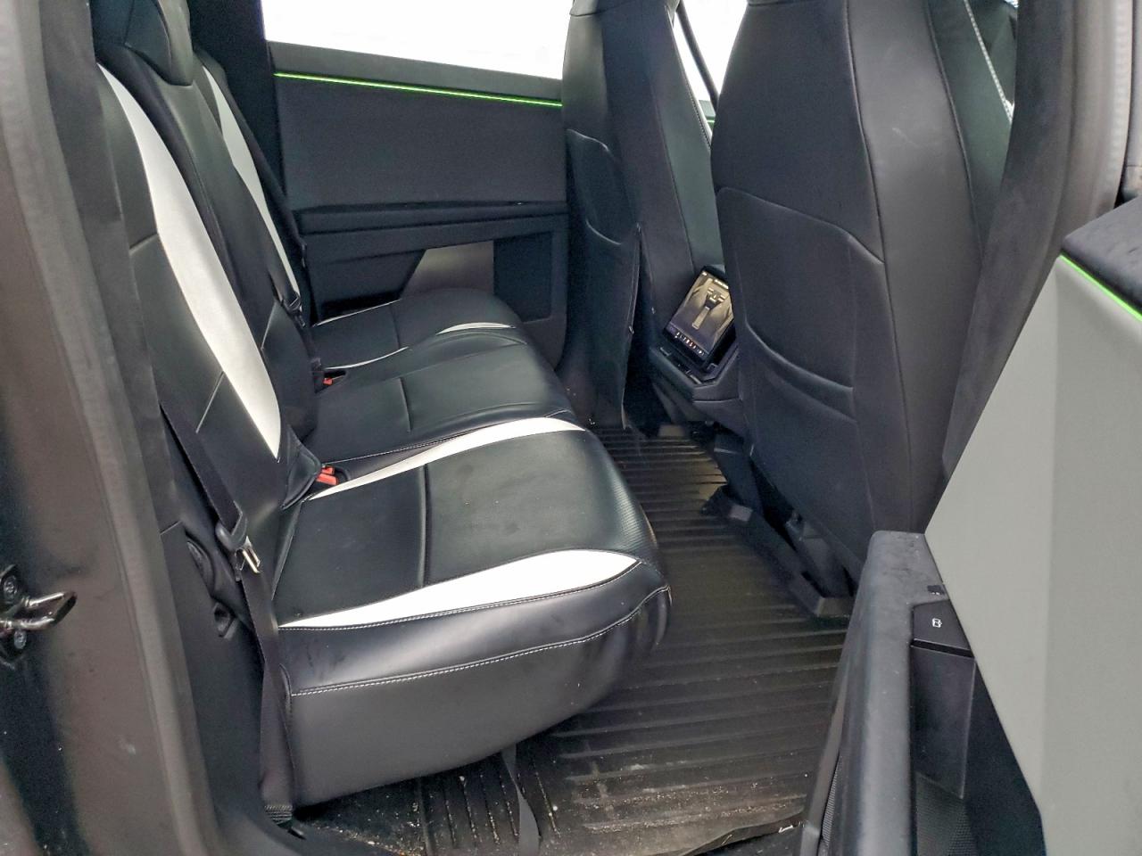 Tesla Cybertruck Image 5