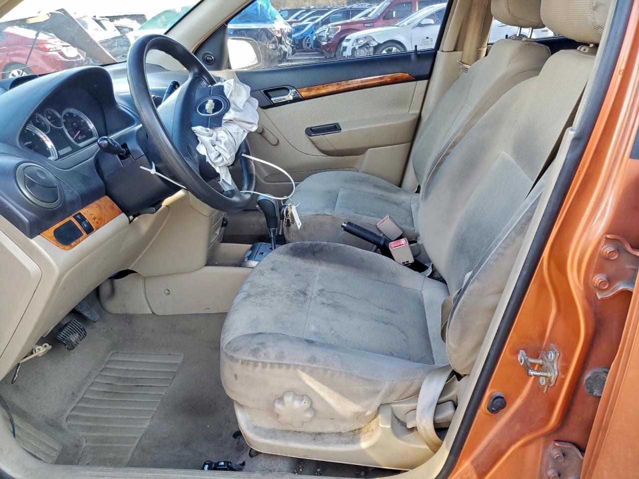 Chevrolet Aveo Base Image 9