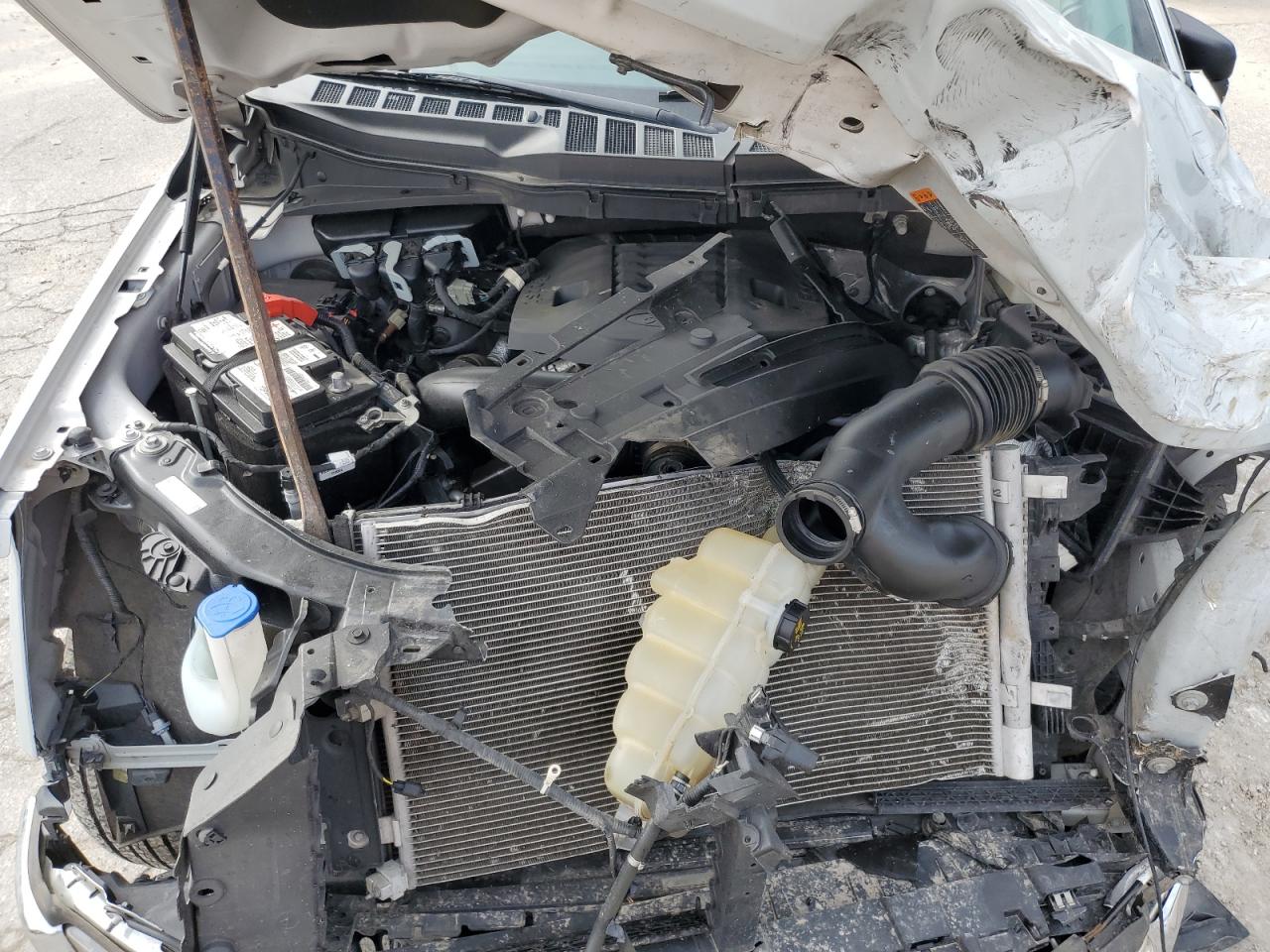 Ford F-150 Supercrew Image 12