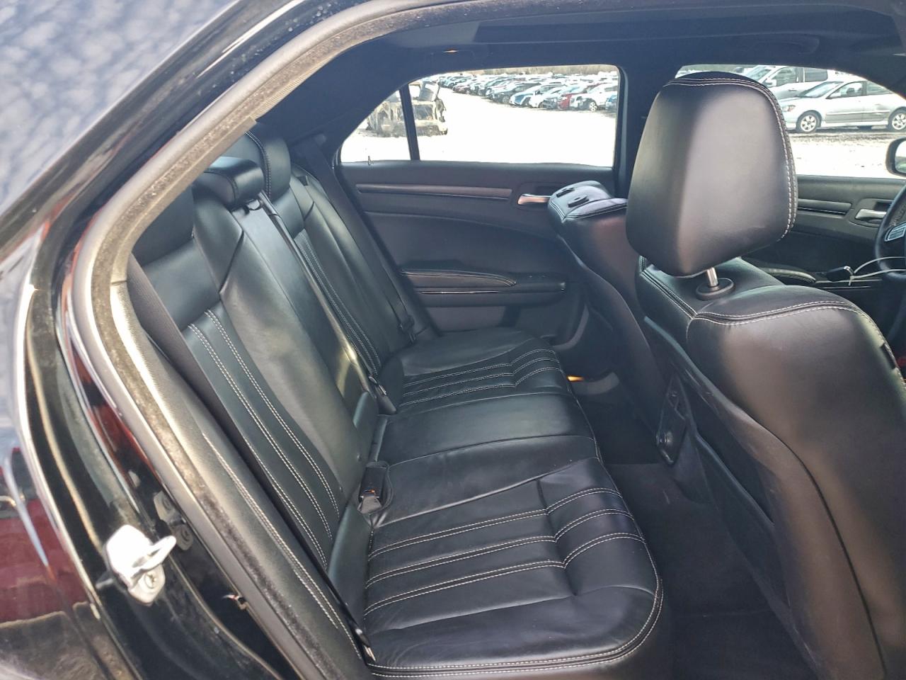 Chrysler 300 S Image 10