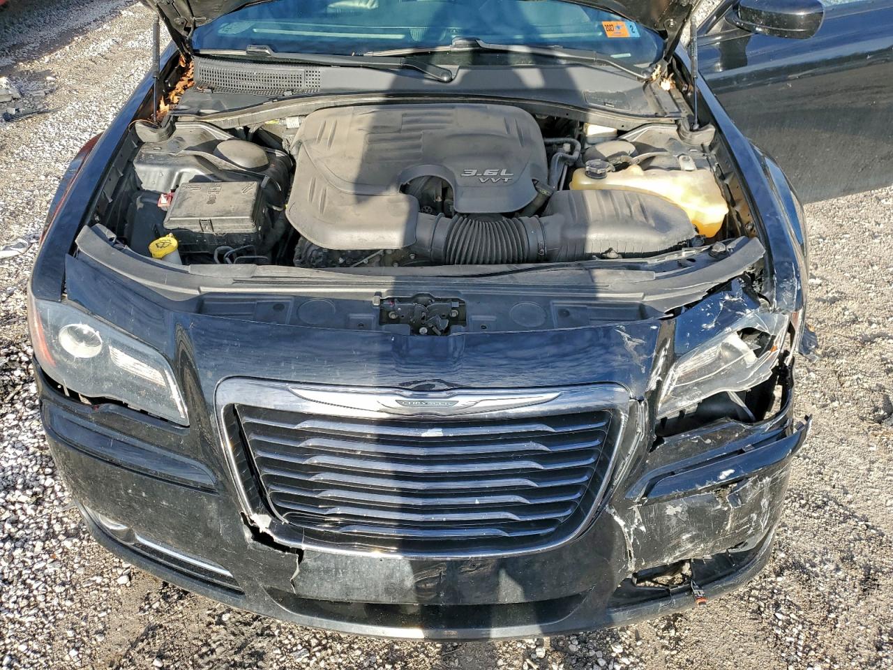 Chrysler 300 S Image 11