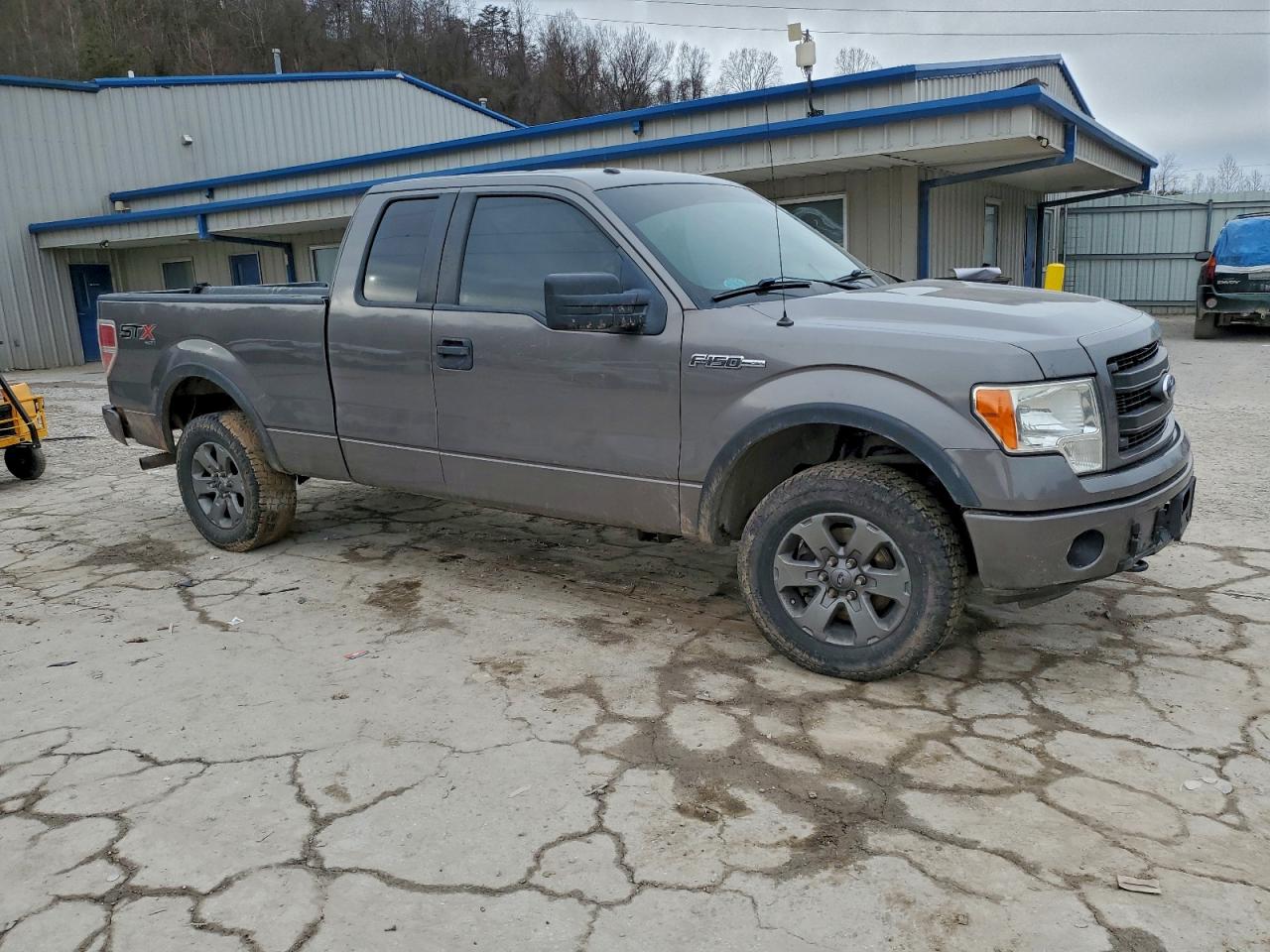 Ford F-150 Super Cab Image 7