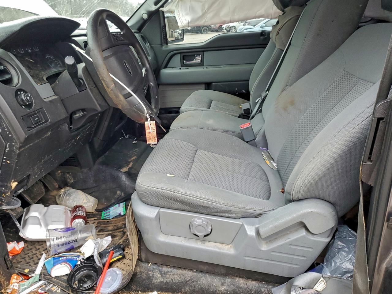 Ford F-150 Super Cab Image 4