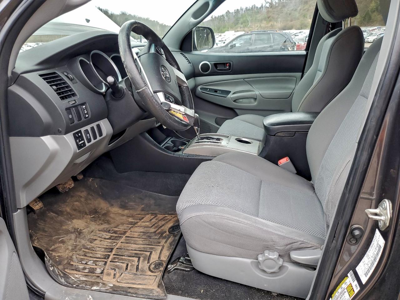 Toyota Tacoma Double Cab Prerunner Image 2