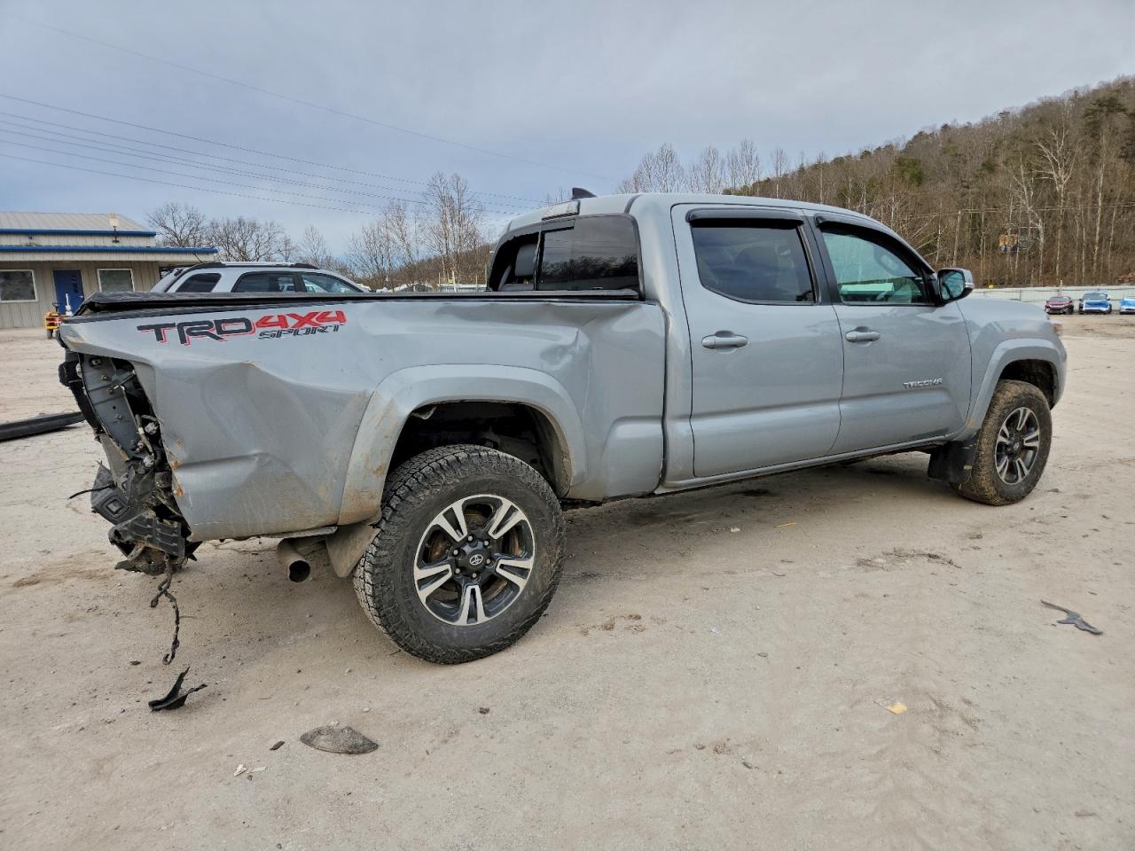Toyota Tacoma Double Cab Image 12