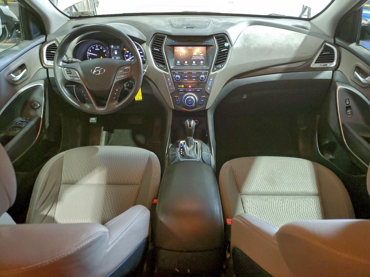 Hyundai SANTA FE Se Image 6