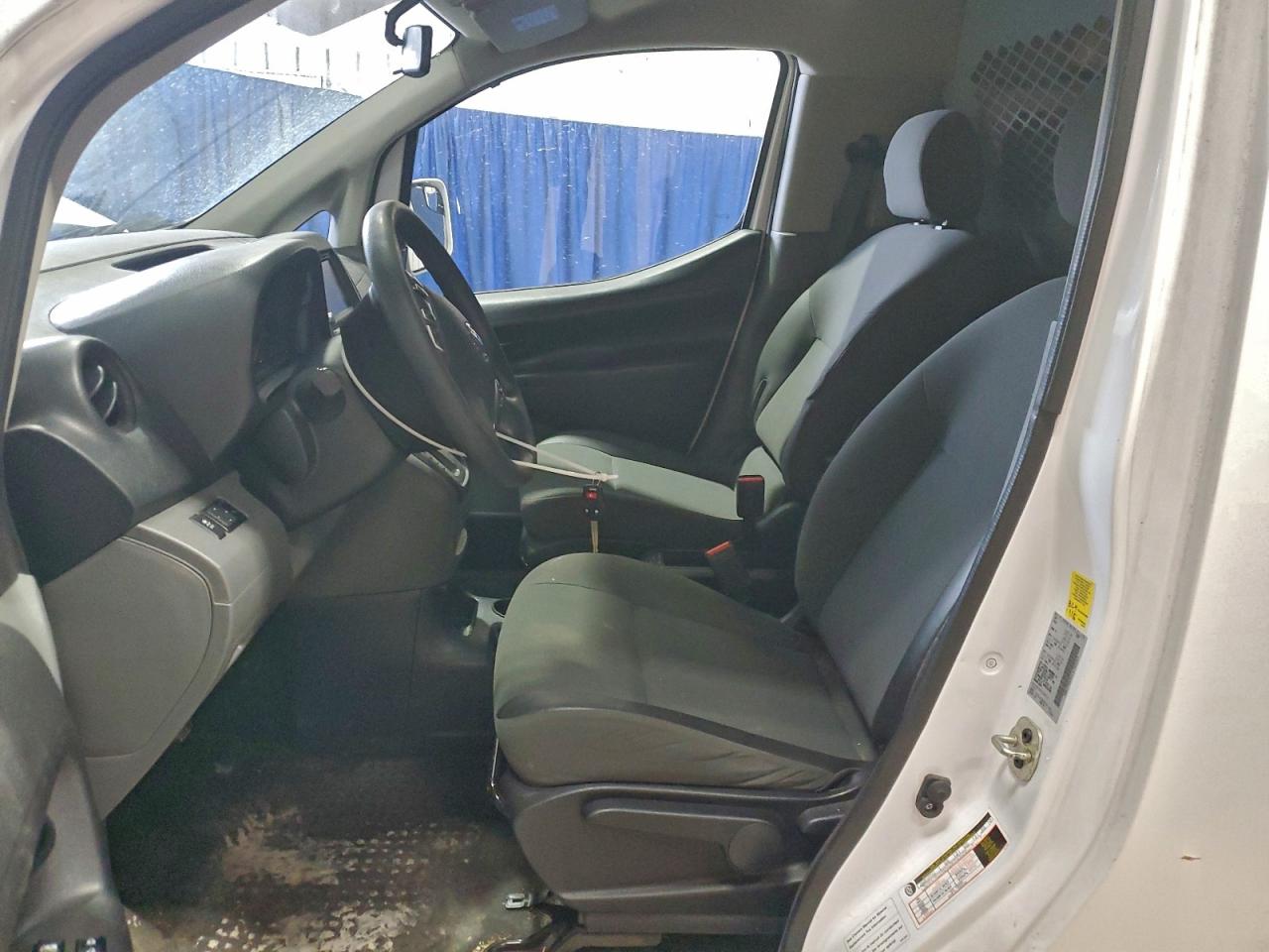 Nissan Nv 2.5s Image 12