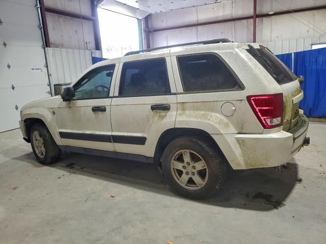 Jeep Grand Cherokee Laredo Image 2