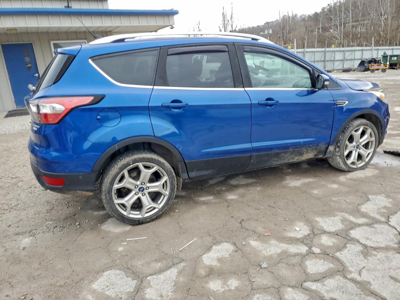 Ford Escape Titanium Image 11