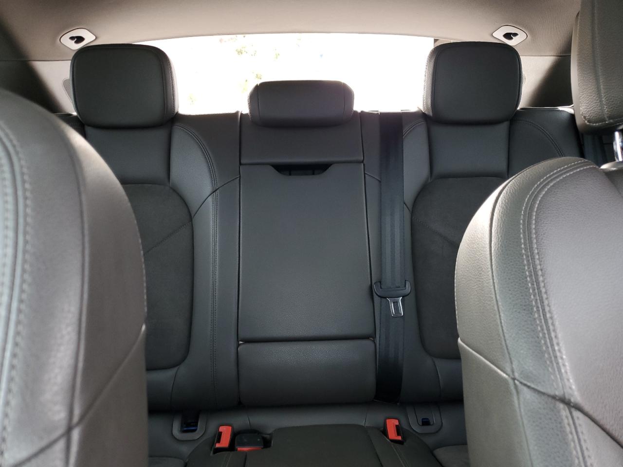 Porsche Macan S Image 8