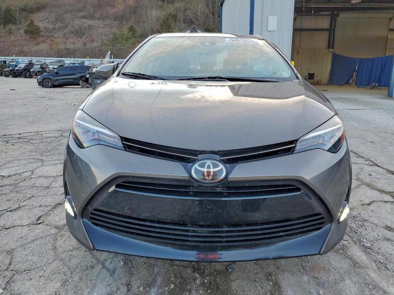 Toyota Corolla L Image 12