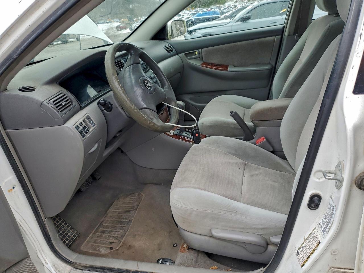 Toyota Corolla Ce Image 7