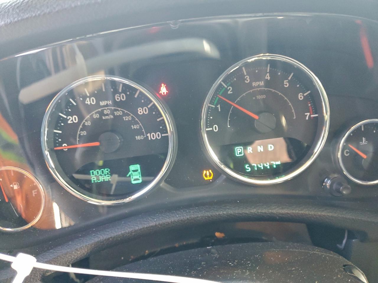 Jeep Wrangler Sahara Image 11