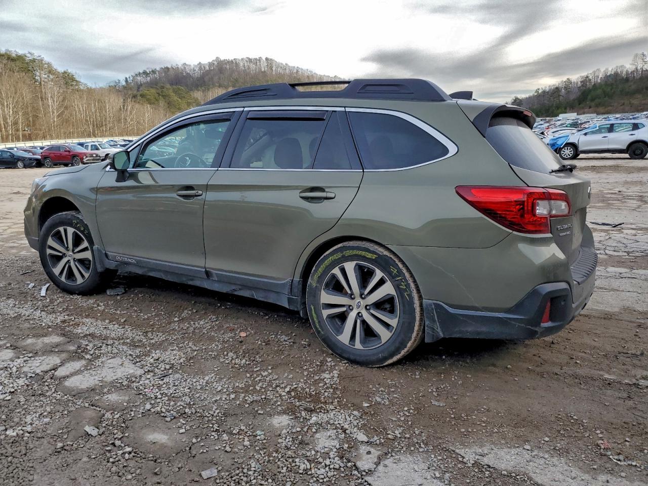 Subaru Outback 3.6r Limited Image 3