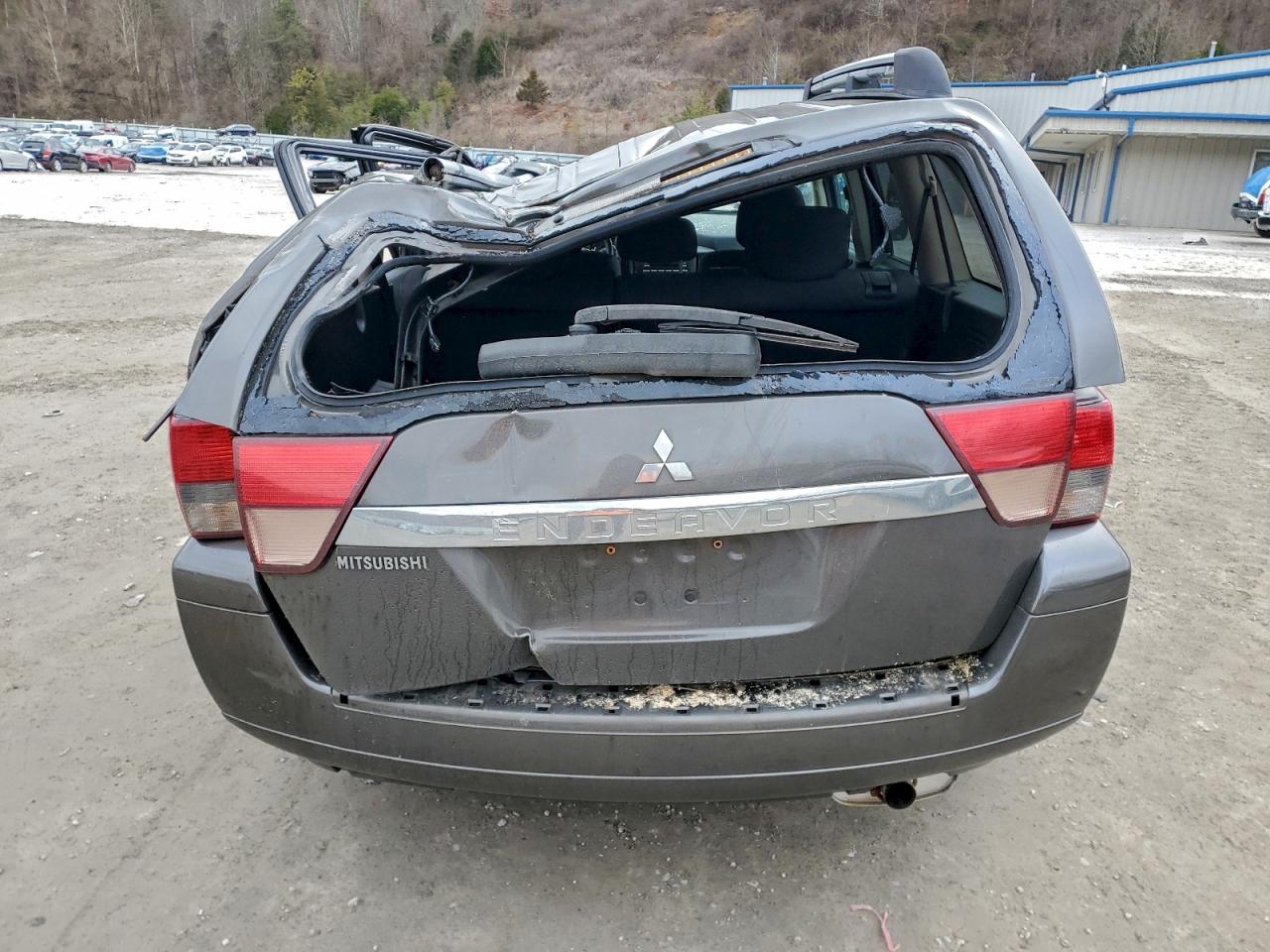 Mitsubishi Endeavor Ls Image 10