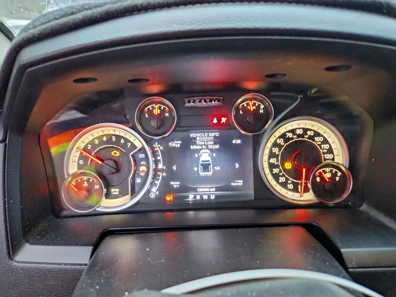 Ram 1500 Laramie Image 8