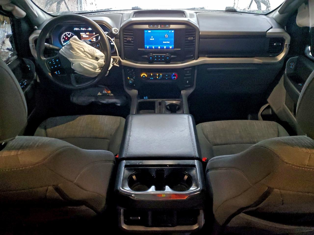 Ford F-150 Supercrew Image 8