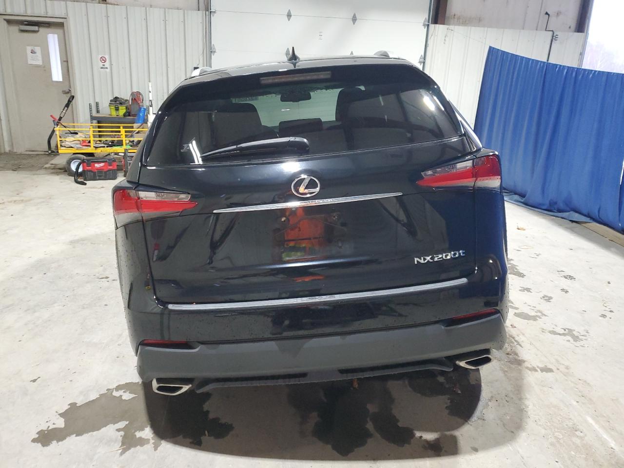 Lexus NX 200t Base Image 4