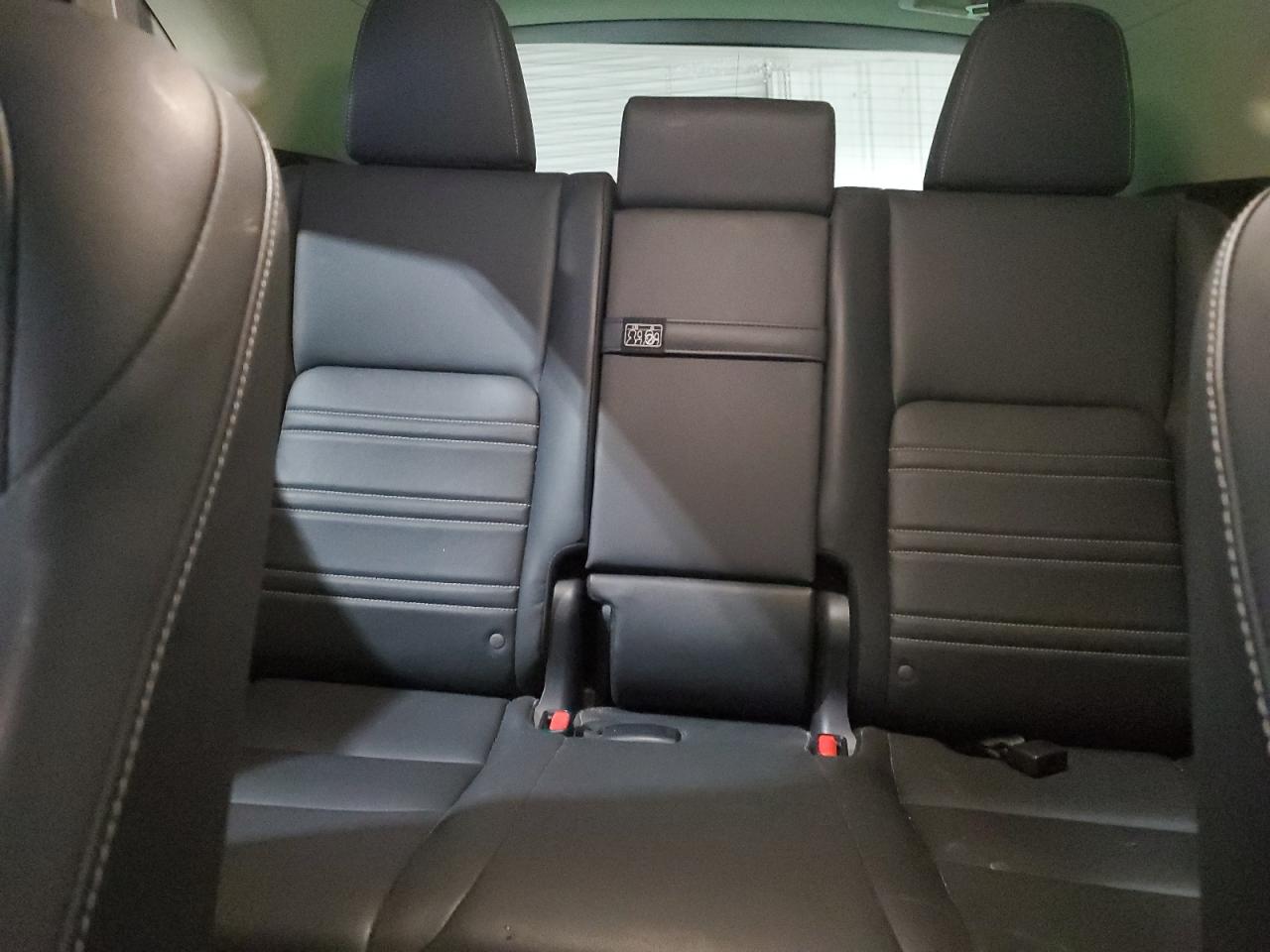 Lexus NX 200t Base Image 6