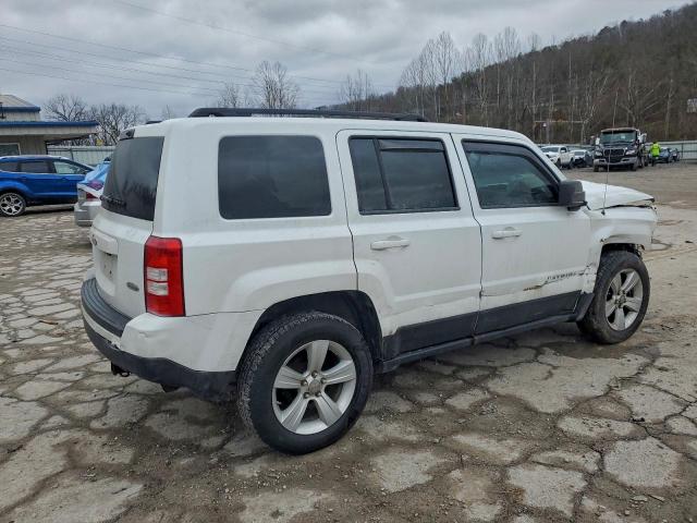 Jeep Patriot Latitude Image 8