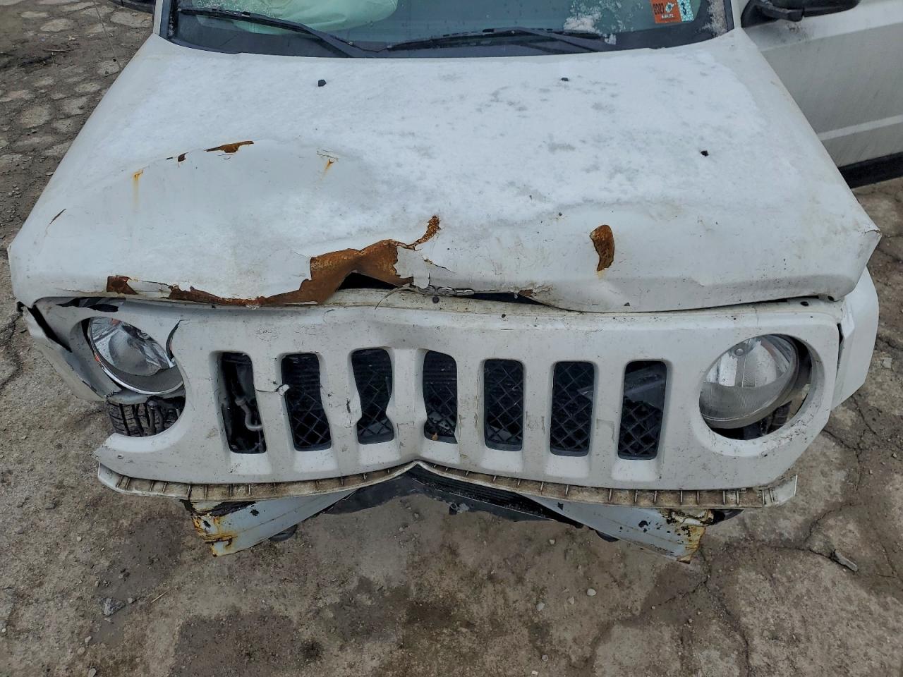 Jeep Patriot Latitude Image 9