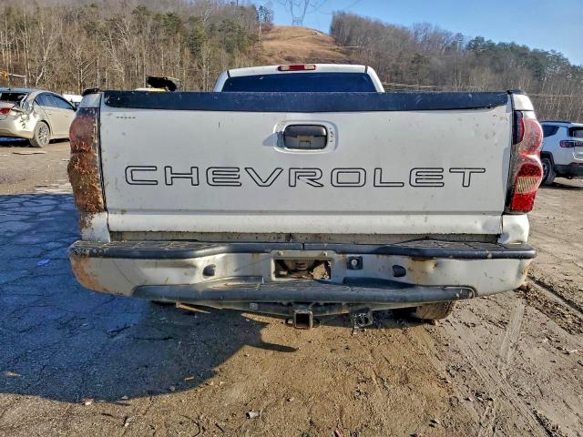 Chevrolet Silverado C1500 Image 6