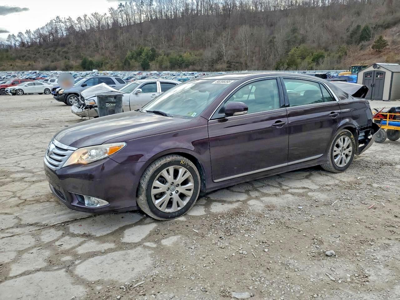 Toyota Avalon Base Image 1