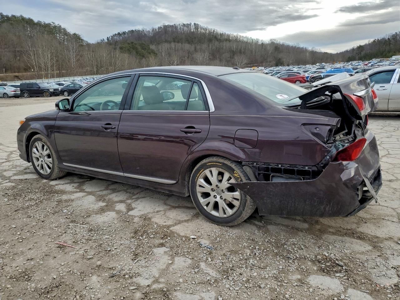 Toyota Avalon Base Image 6