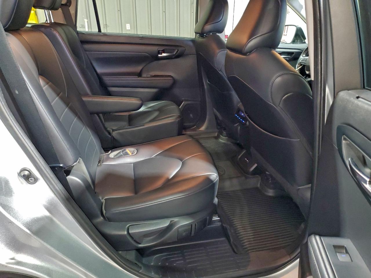 Toyota Highlander Xle Image 13