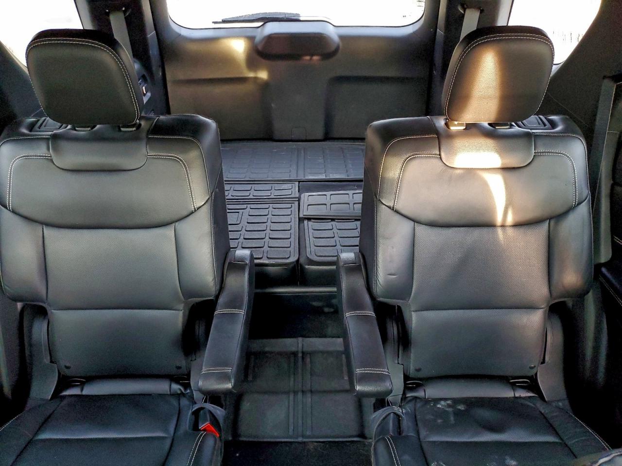 Ford Explorer St Image 8