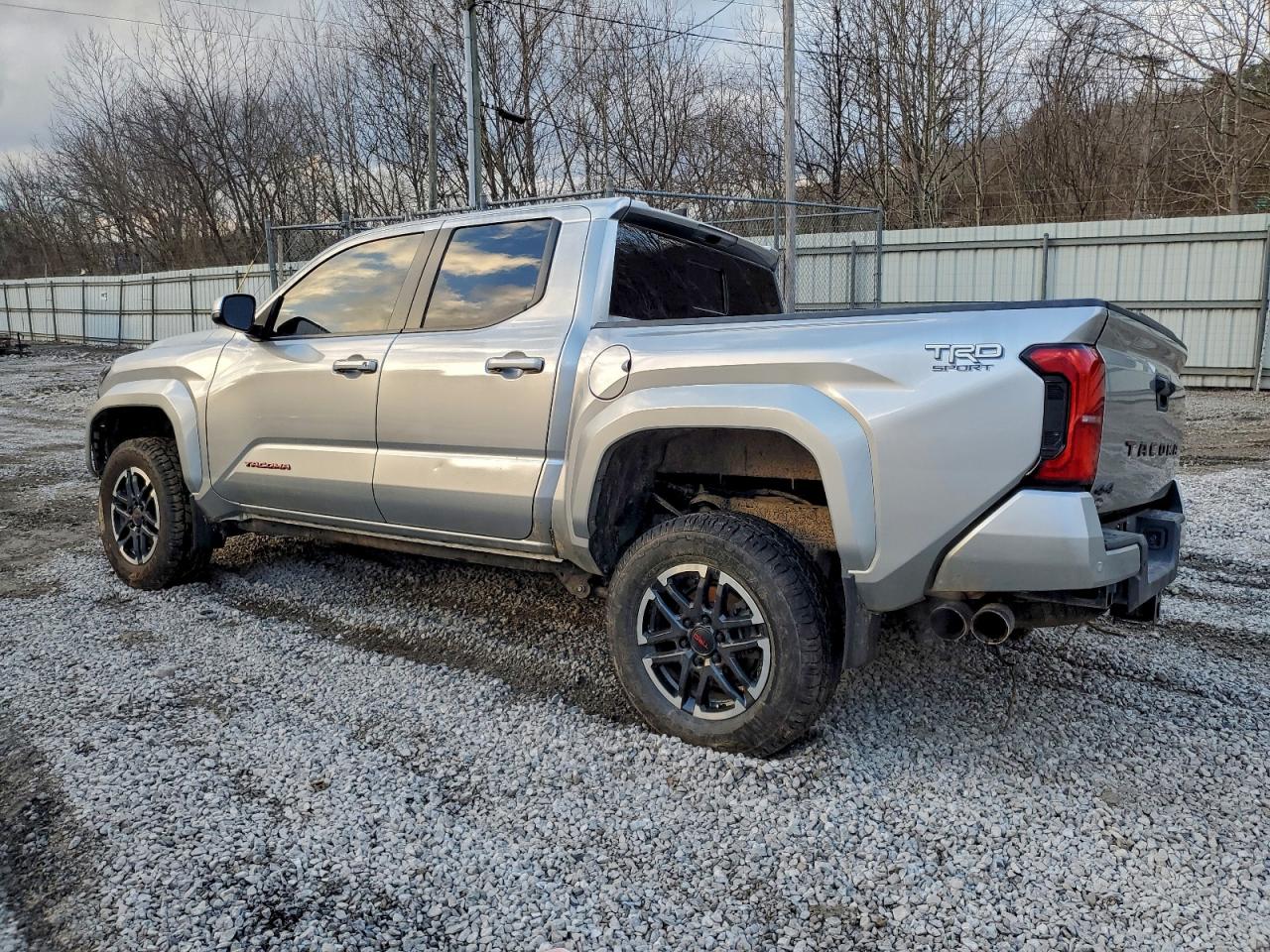 Toyota Tacoma Double Cab Image 2
