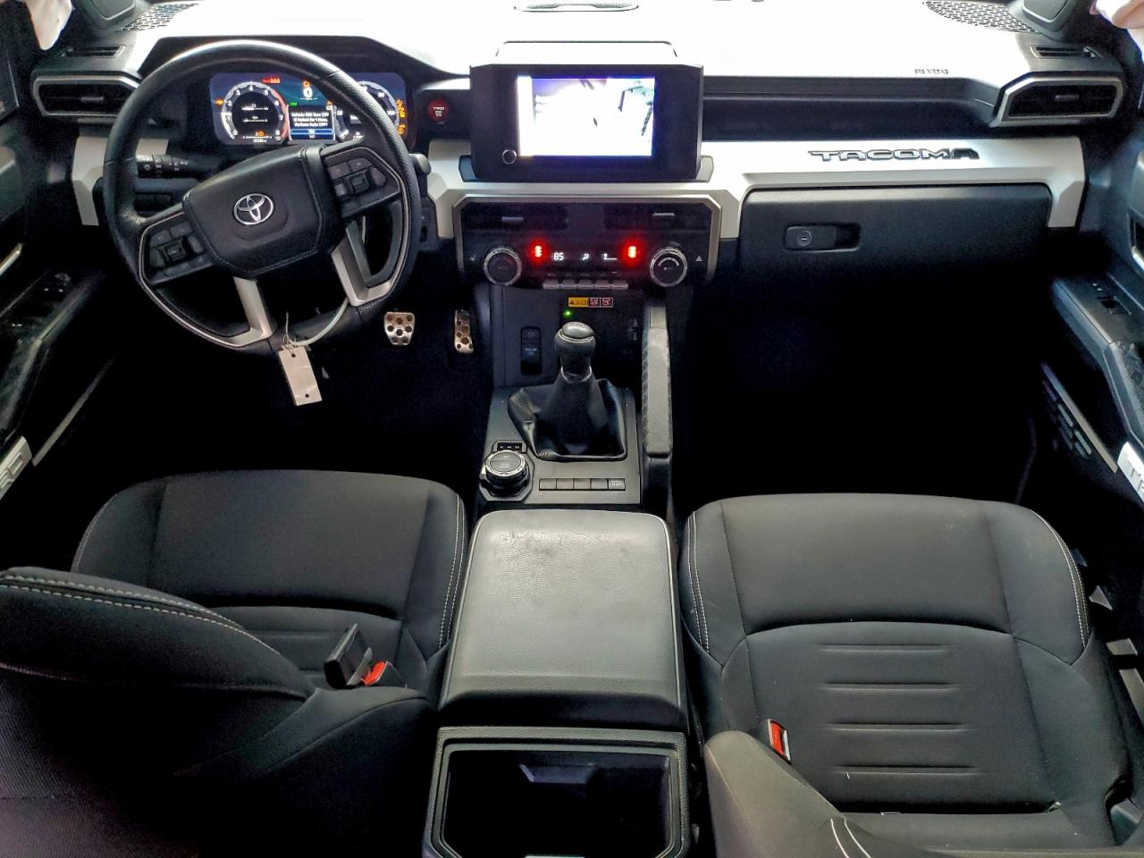 Toyota Tacoma Double Cab Image 3
