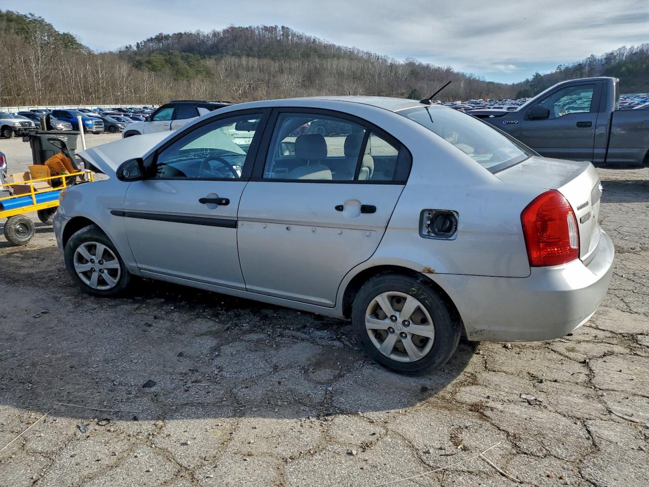 Hyundai ACCENT Gls Image 2
