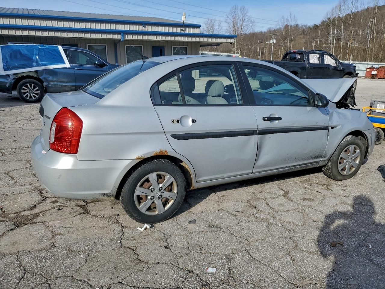 Hyundai ACCENT Gls Image 11