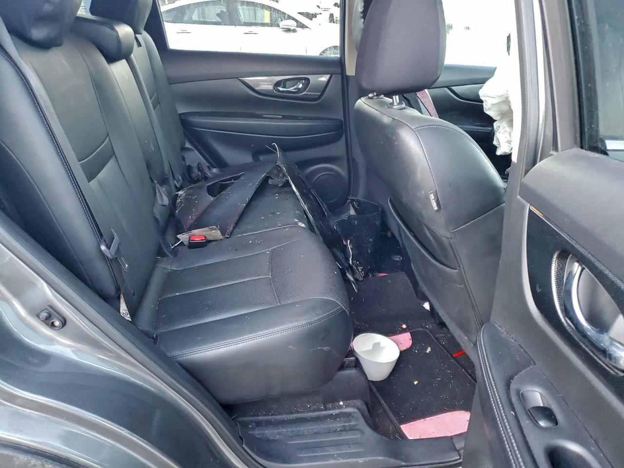 Nissan Rogue S Image 10